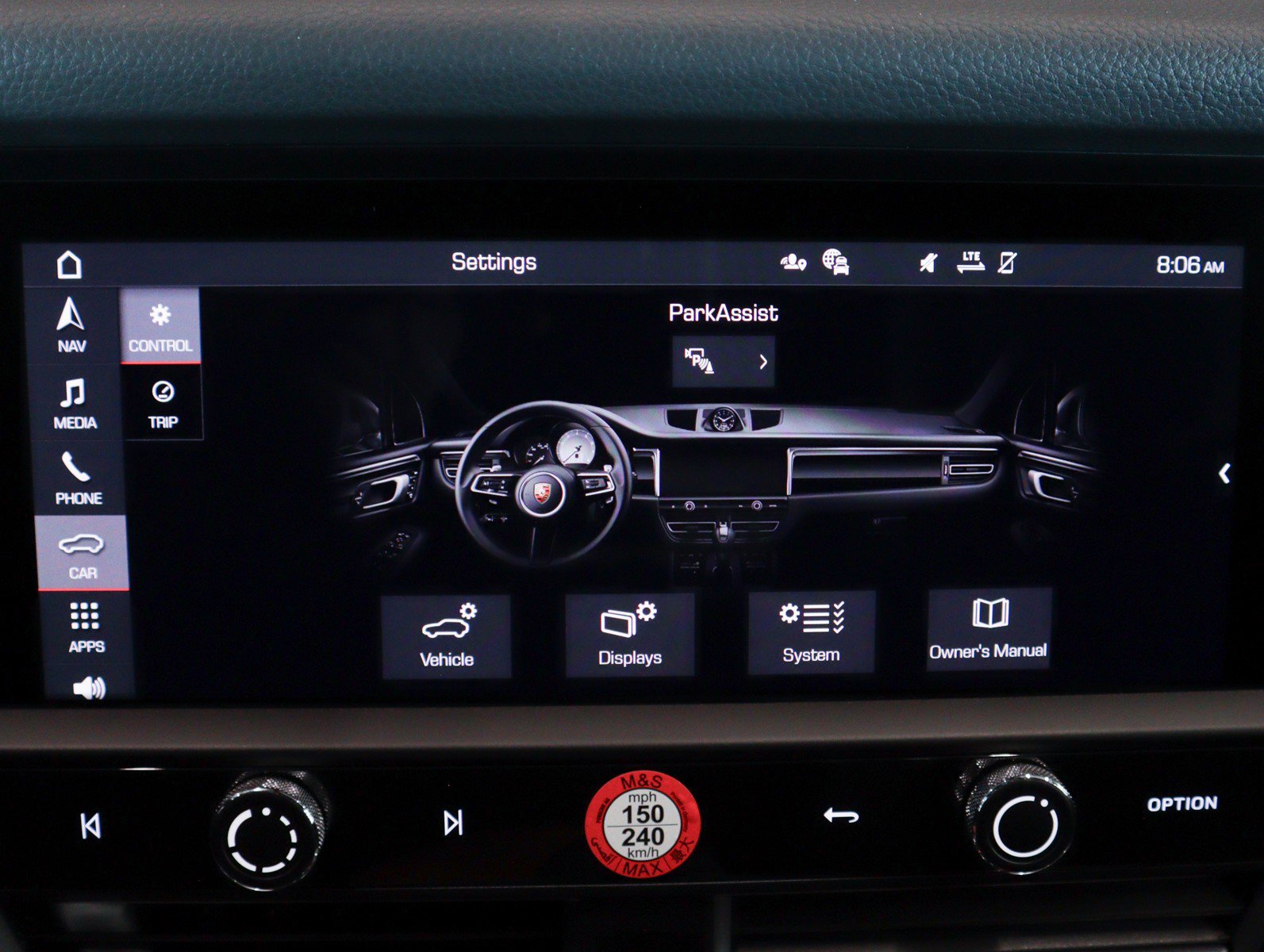 2025 Porsche Macan T photo 22