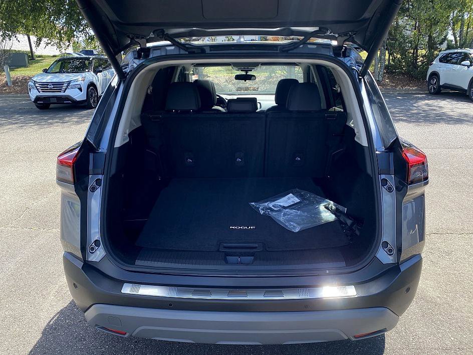 2023 Nissan Rogue SV photo 21