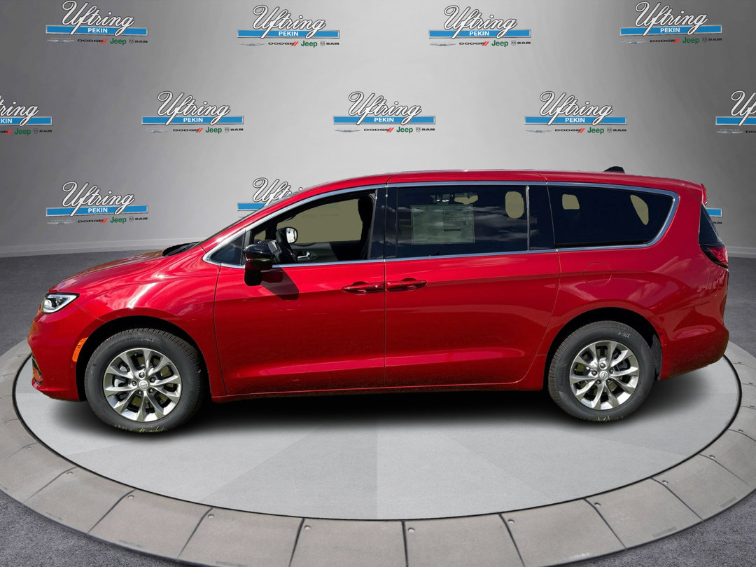 2026 Chrysler Pacifica photo 6
