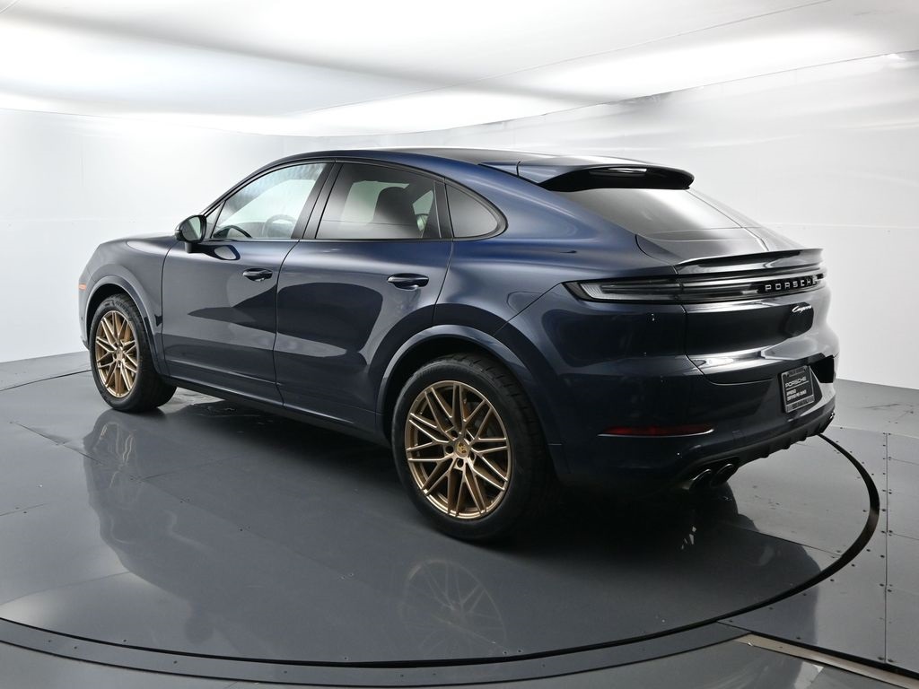 2024 Porsche Cayenne Coupe Base photo 2