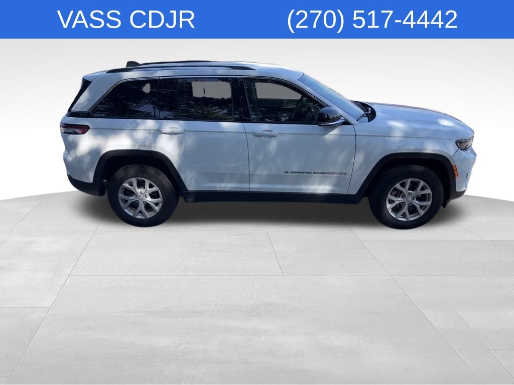 2024 Jeep Grand Cherokee Limited photo 4
