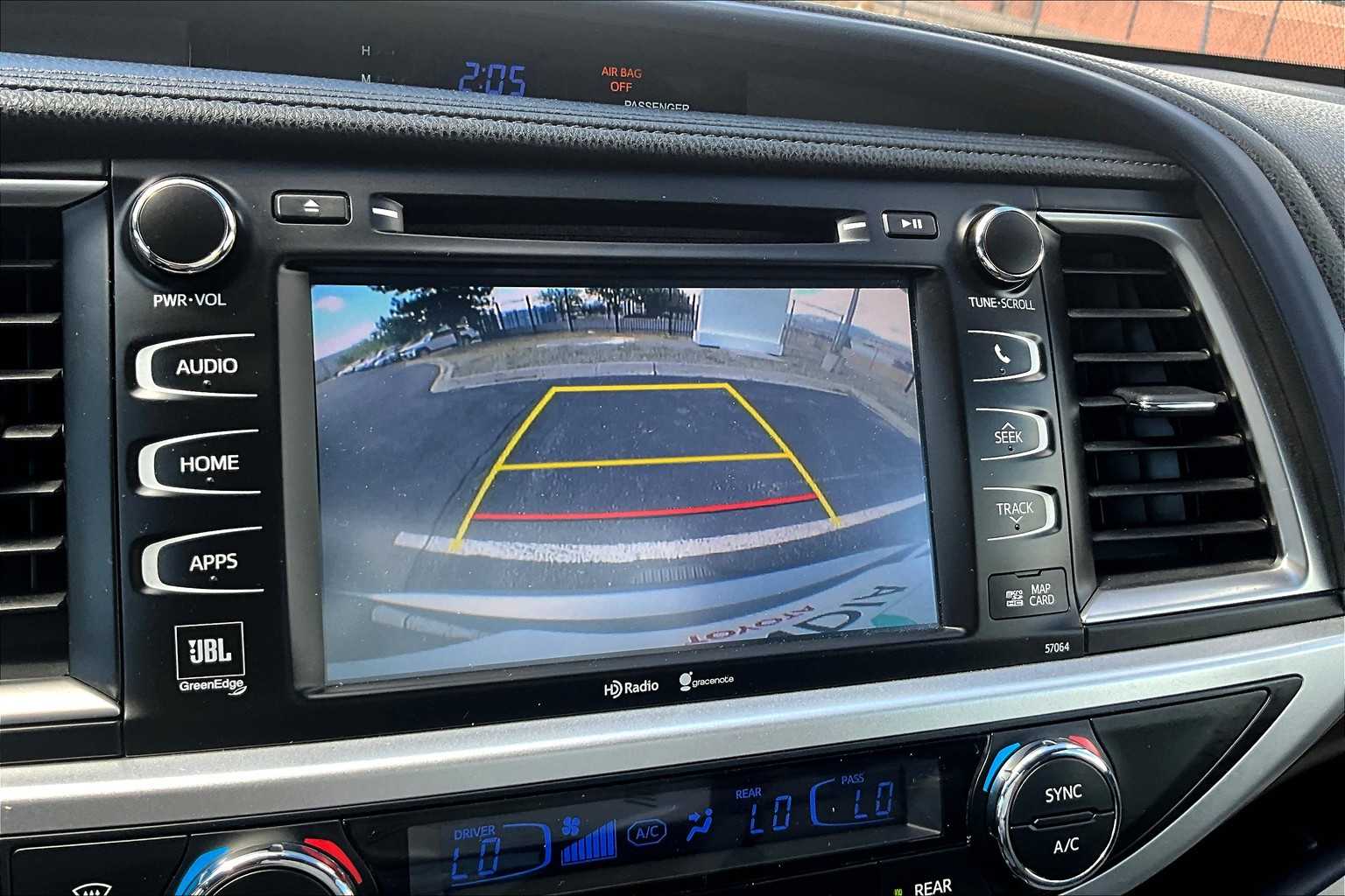 2015 Toyota Highlander Limited photo 28