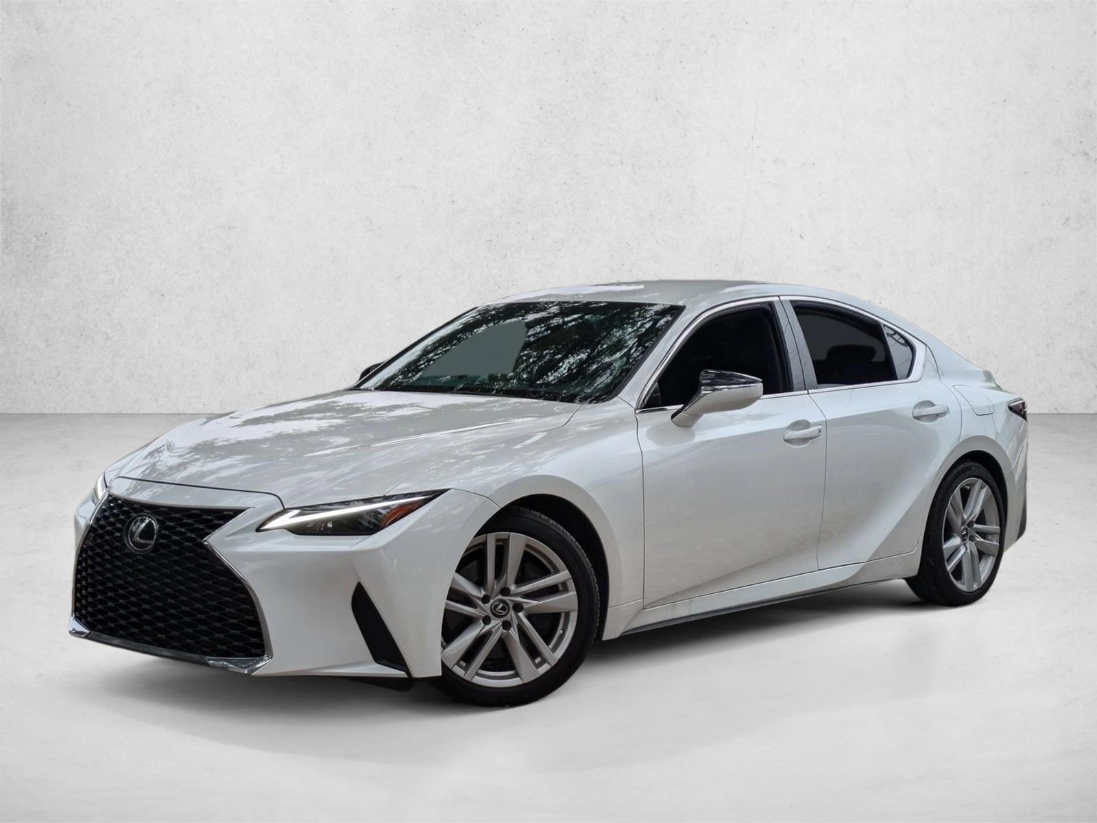 2022 Lexus IS 300's photo