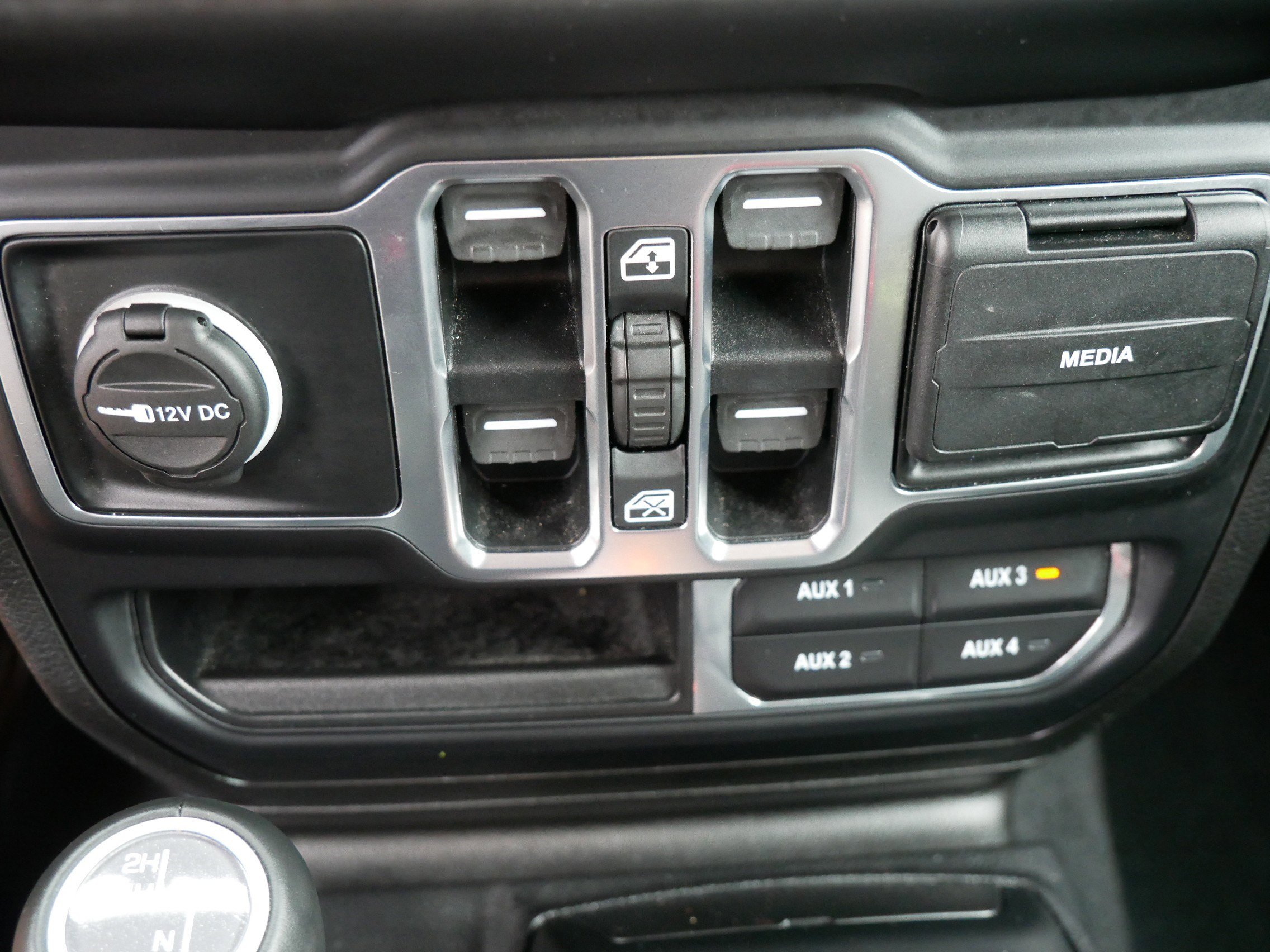 2020 Jeep Wrangler Unlimited Sahara Altitude photo 26