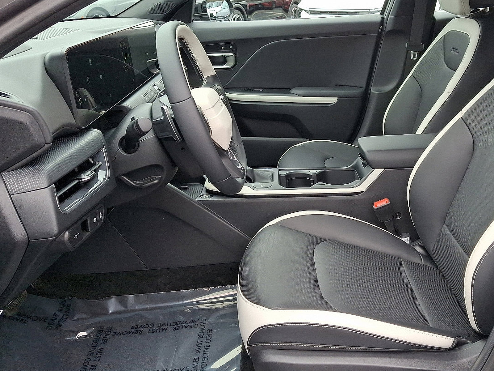 2025 Kia K4 GT-Line photo 6
