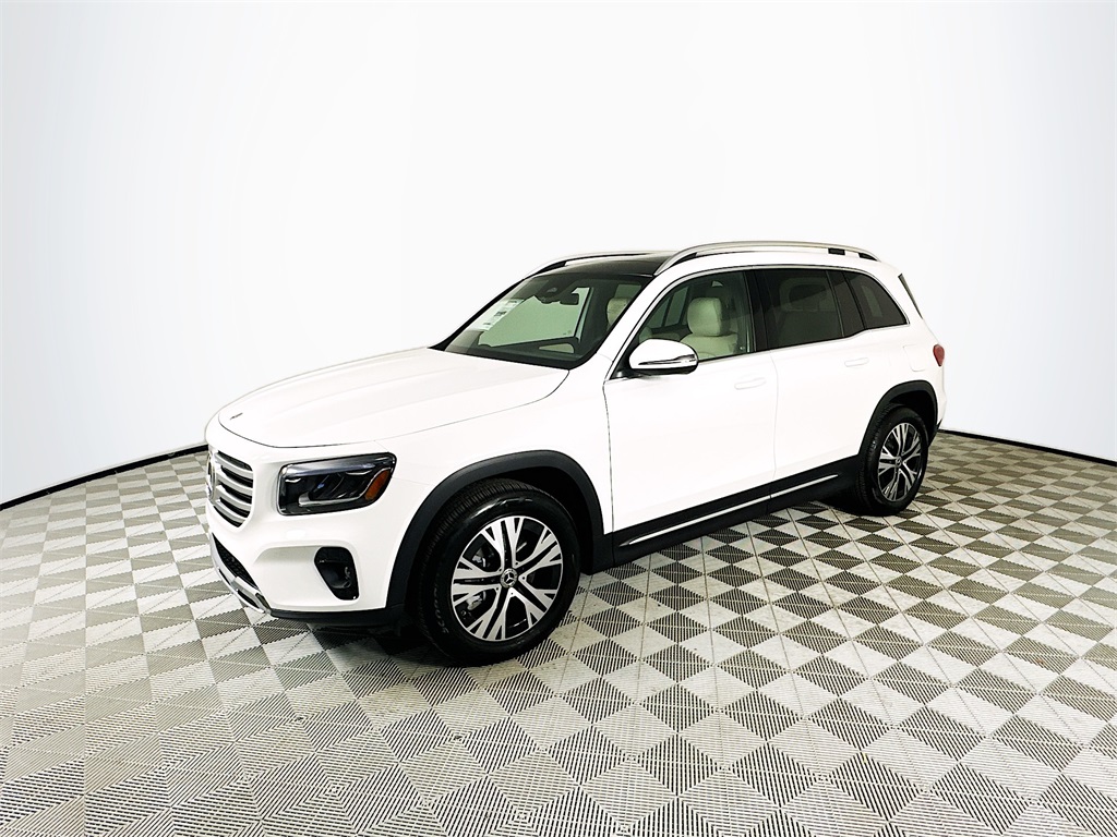 2026 Mercedes Benz GLB 250 photo 3