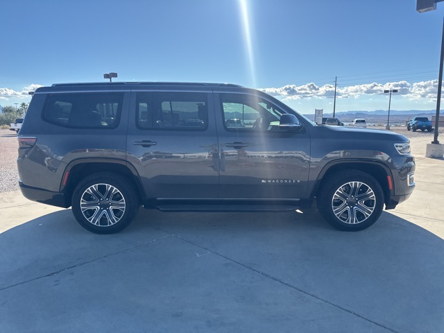 2024 Jeep Wagoneer Base photo 4