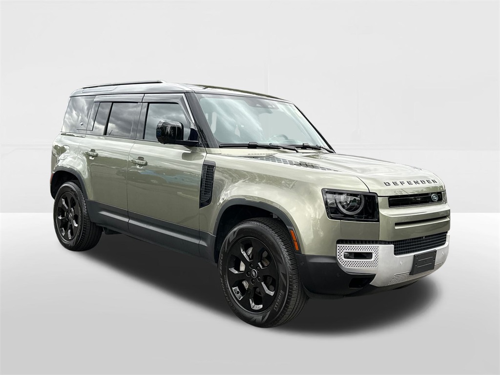 2023 Land Rover Defender 110 SE photo 3