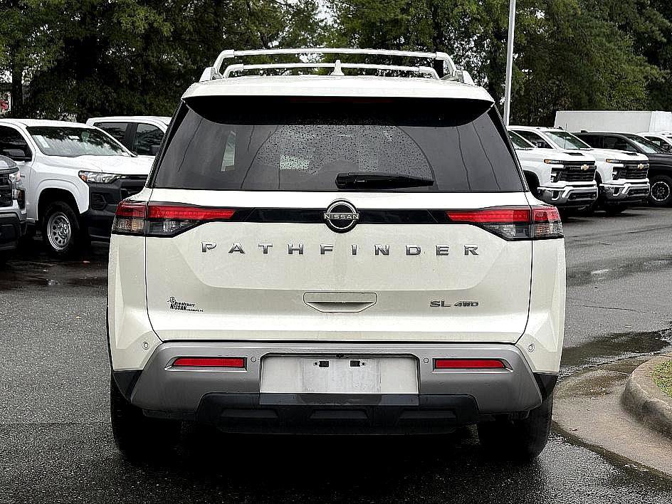 2023 Nissan Pathfinder SL photo 4