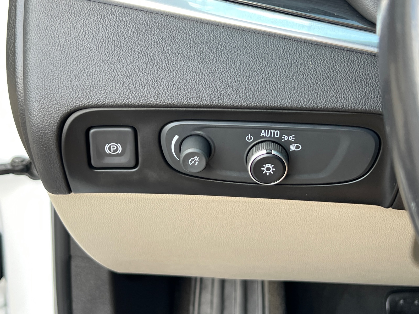 2020 Buick Enclave Essence photo 37
