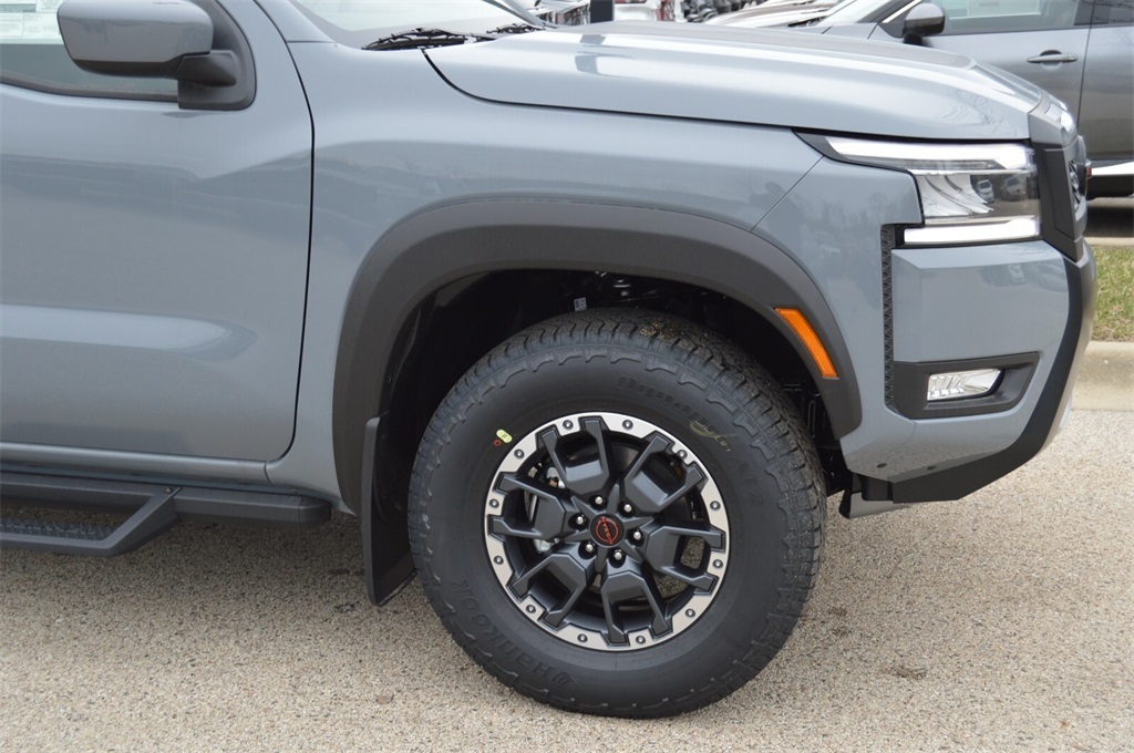 2025 Nissan Frontier Crew Cab PRO-4X photo 4