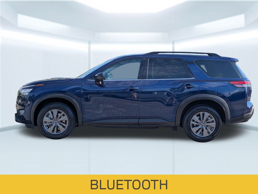 2024 Nissan Pathfinder SV photo 2