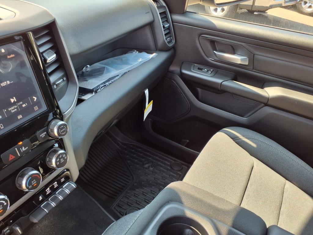 2025 Ram 1500 Tradesman photo 14