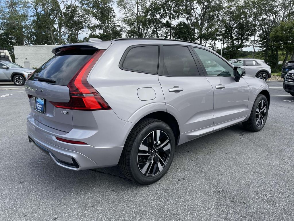 2026 Volvo XC60 B5 Core photo 30