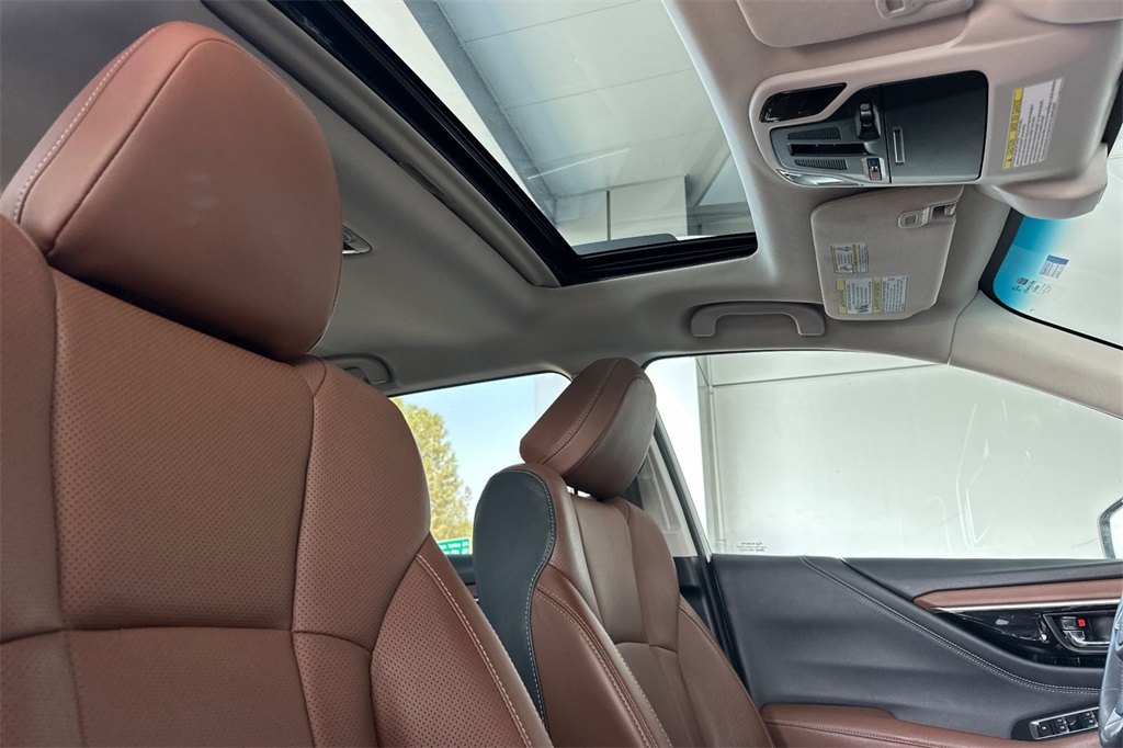 2022 Subaru Outback Touring XT photo 18