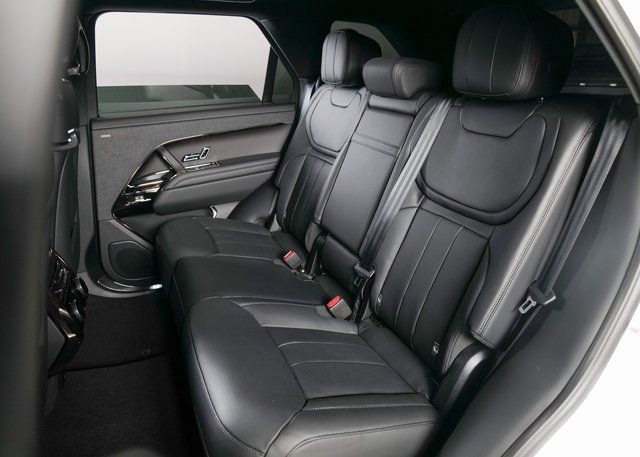 2025 Land Rover Range Rover Sport SE photo 5
