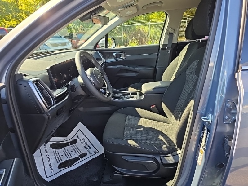 2024 Kia Sorento LX photo 20