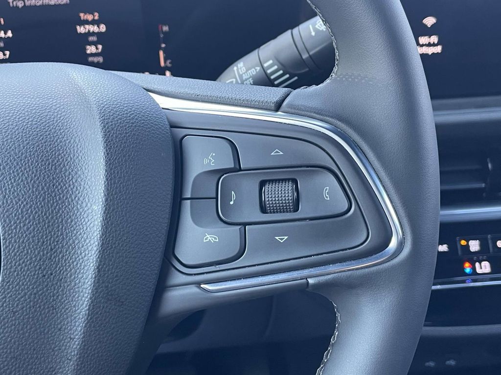 2024 Buick Envista Avenir photo 31