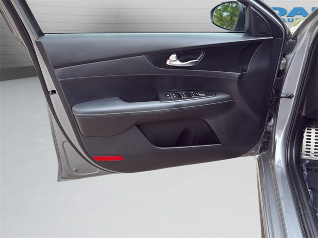 2023 Kia Forte GT-Line photo 11
