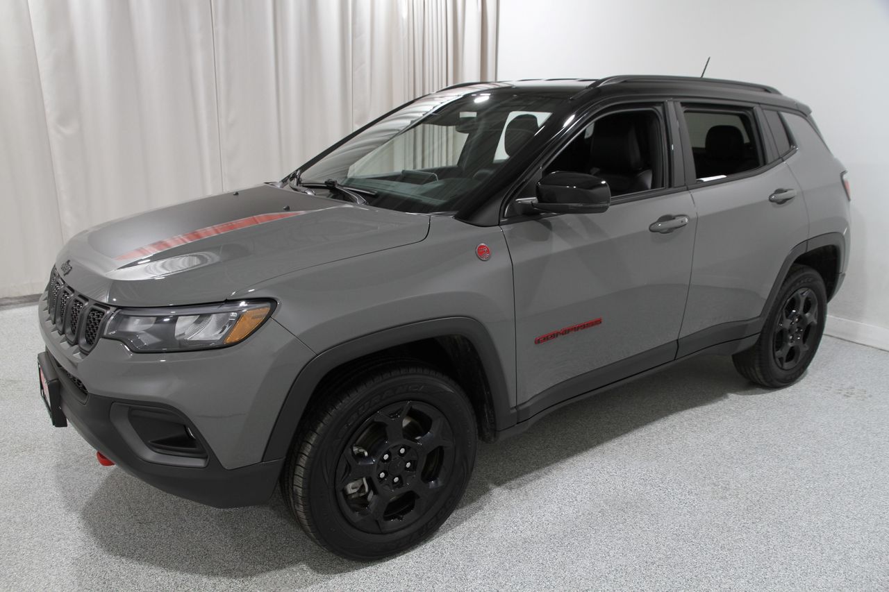 2023 Jeep Compass Trailhawk photo 2
