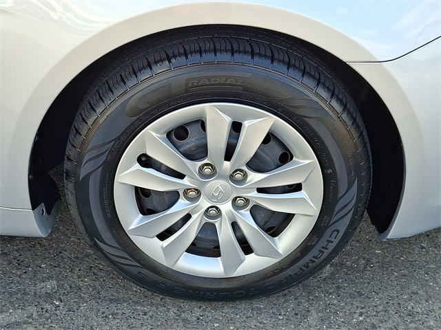 2012 Hyundai Sonata GLS photo 2