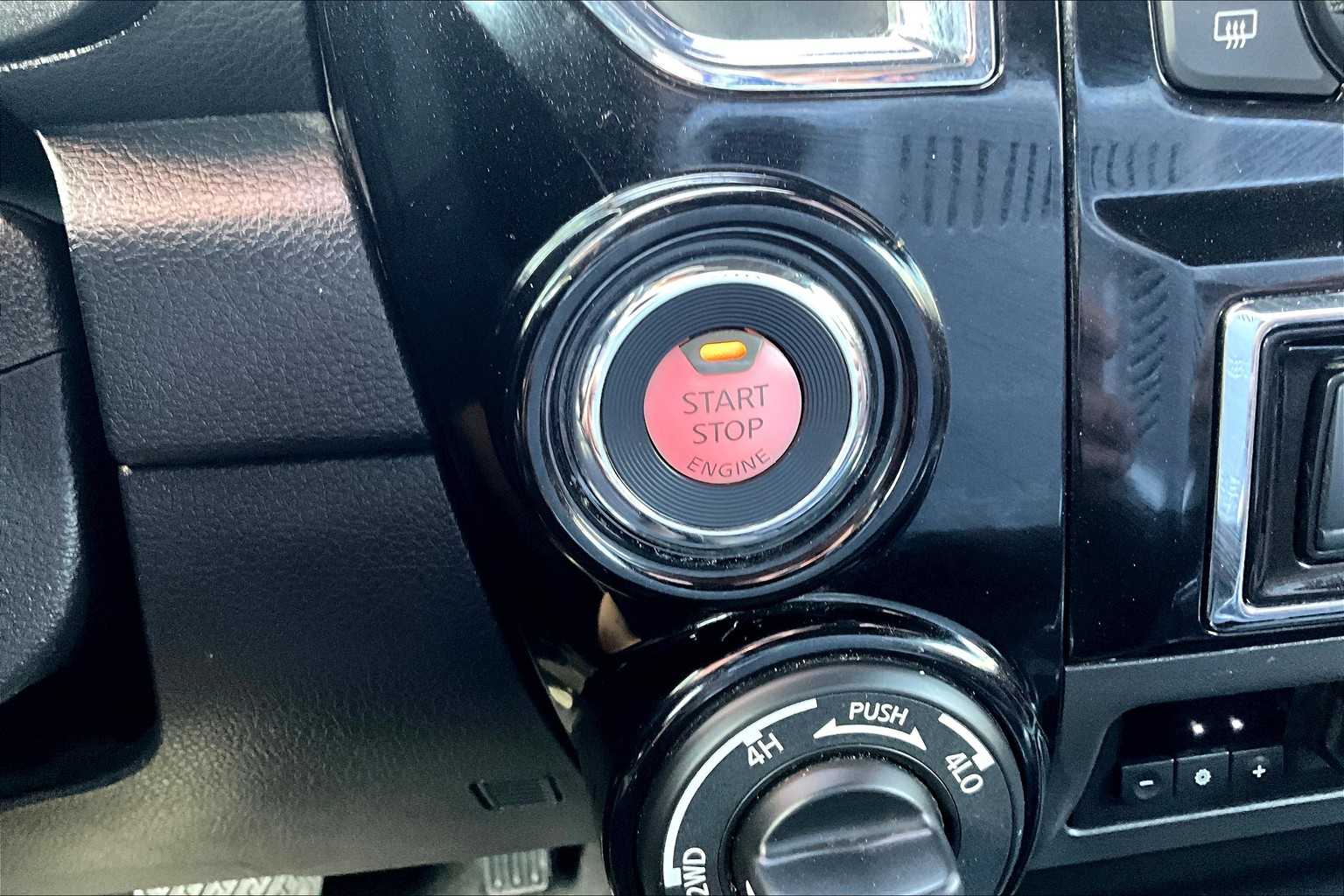2020 Nissan Titan Platinum Reserve photo 31