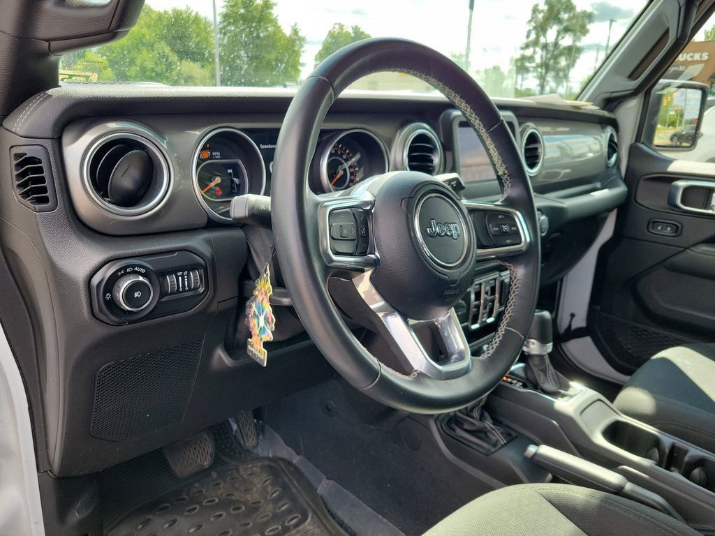 2021 Jeep Wrangler Unlimited Sahara photo 7
