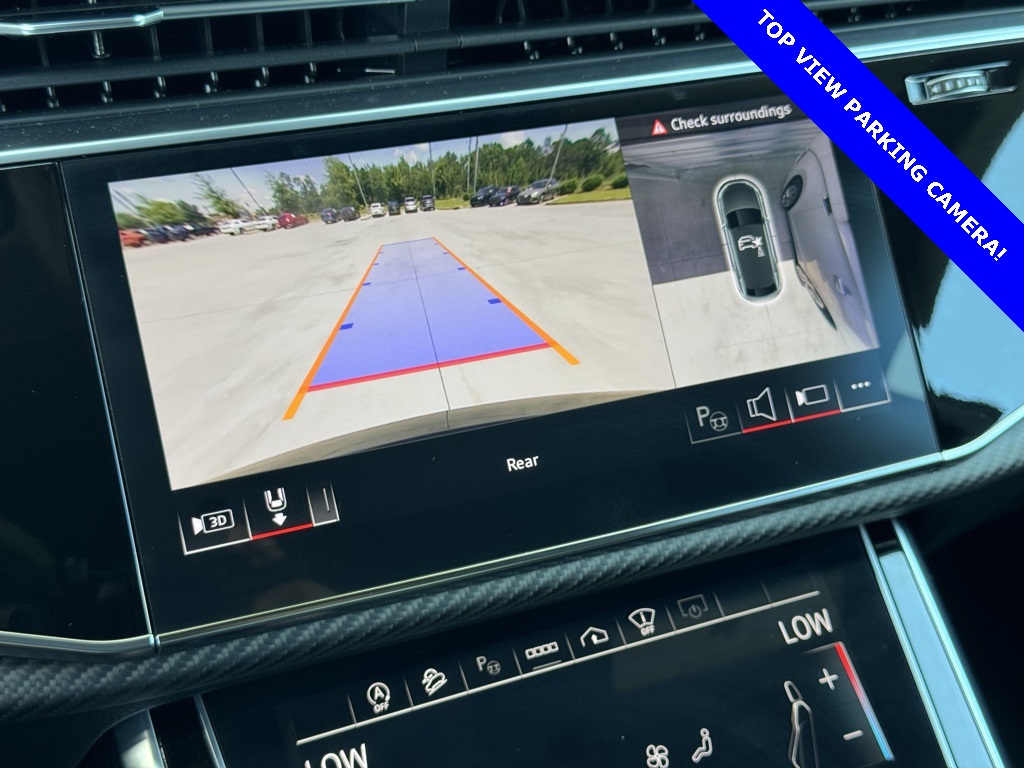 2024 Audi RS Q8 photo 2
