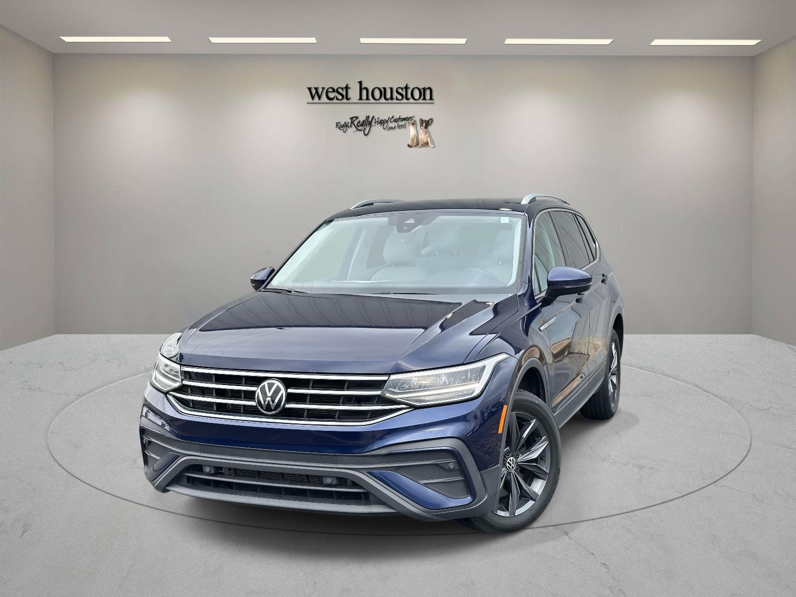 2023 Volkswagen Tiguan SE's photo