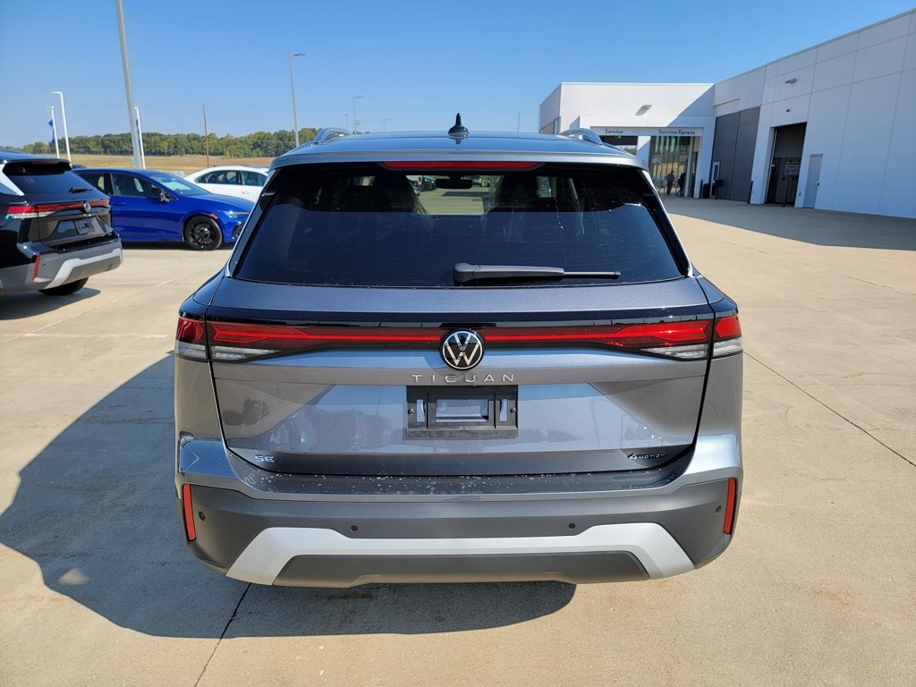 2025 Volkswagen Tiguan SE photo 3