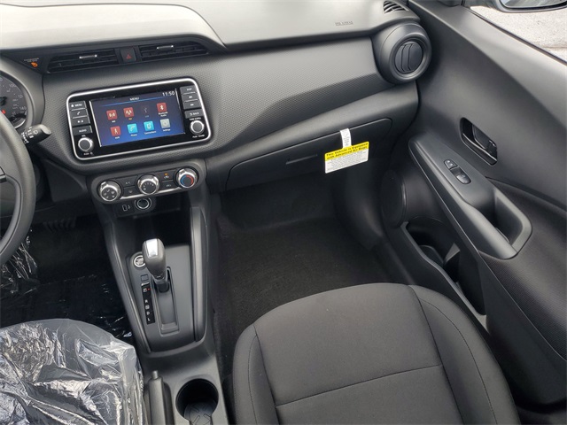 2025 Nissan Kicks Play S photo 8