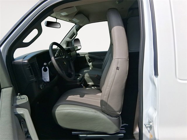 2025 Chevrolet Express Cargo 2500 photo 9