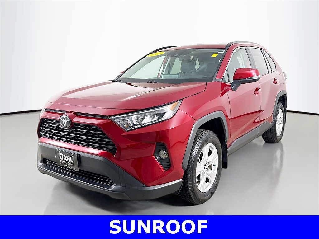 2020 Toyota RAV4 XLE photo 2