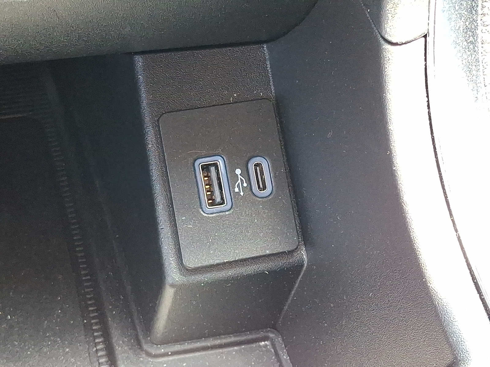 2024 Ford Edge Titanium photo 23