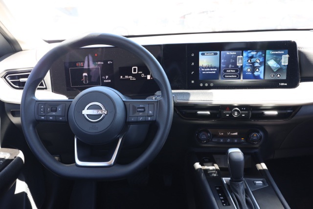 2026 Nissan Kicks SV photo 19