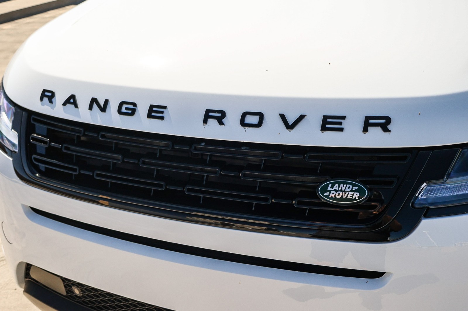 2026 Land Rover Range Rover Evoque S photo 10