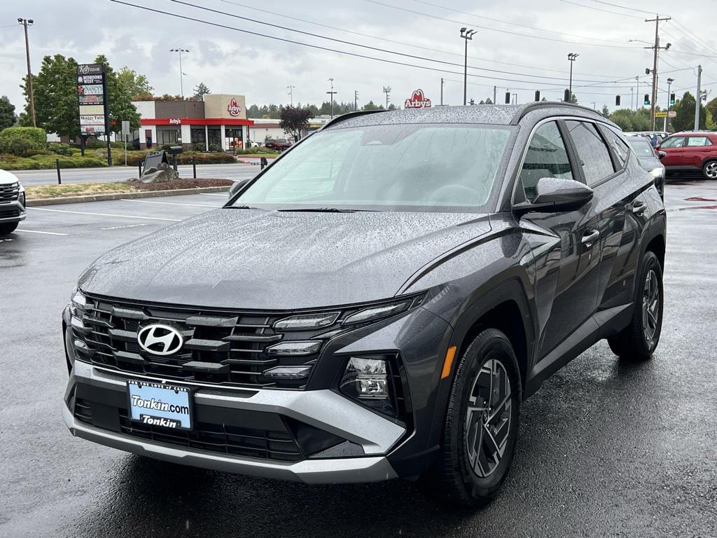 2025 Hyundai Tucson Hybrid photo 2