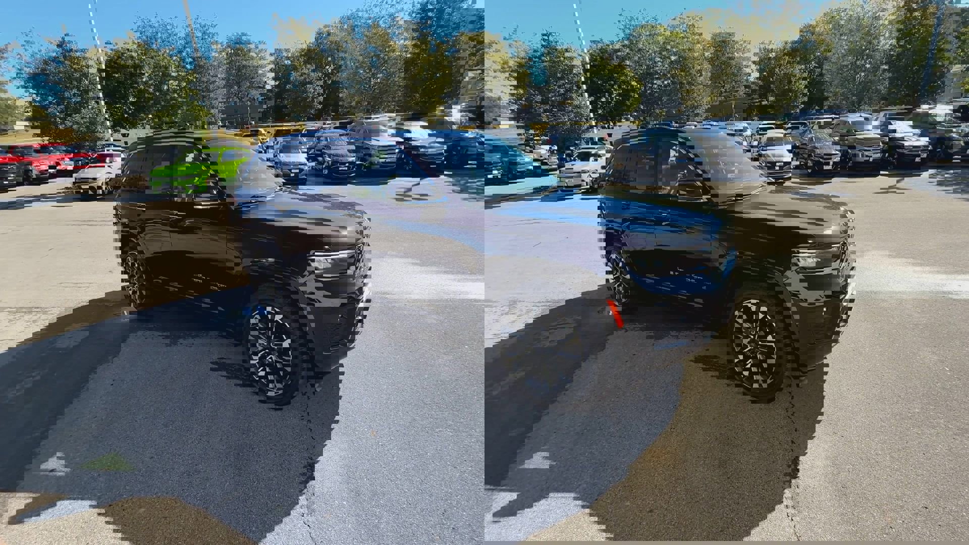 2023 Jeep Grand Cherokee Overland photo 2