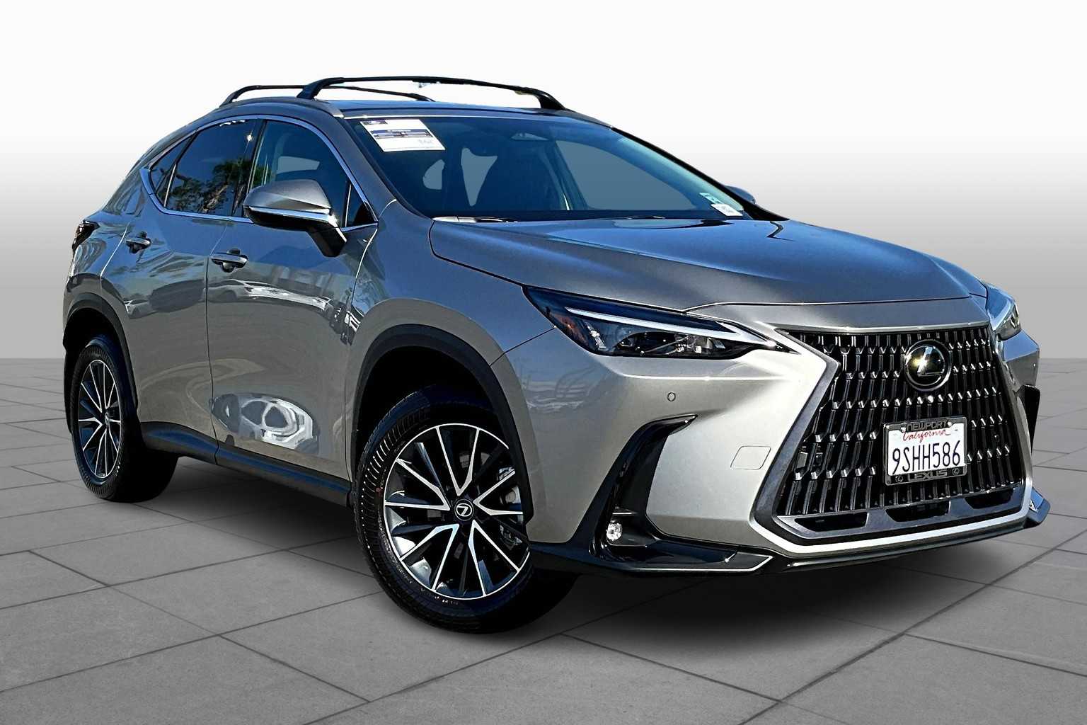 2025 Lexus NX 250 photo 2