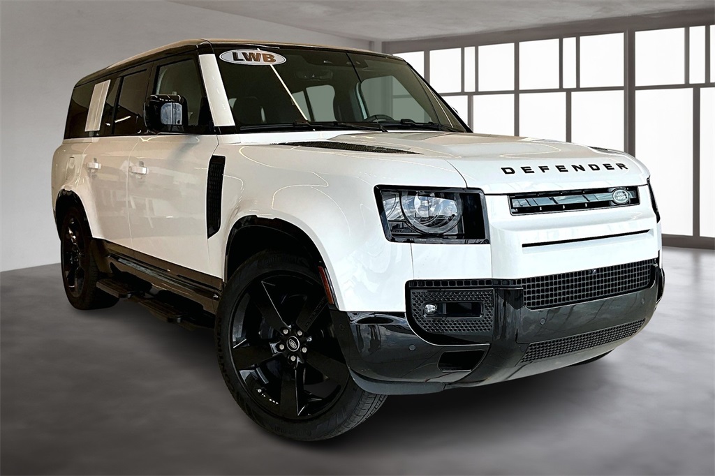 2025 Land Rover Defender 130 X-Dynamic SE photo 2