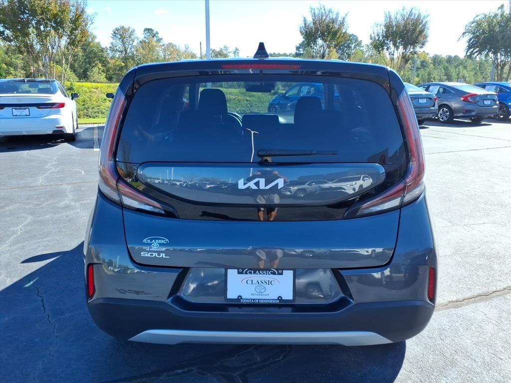 2024 Kia Soul LX photo 2