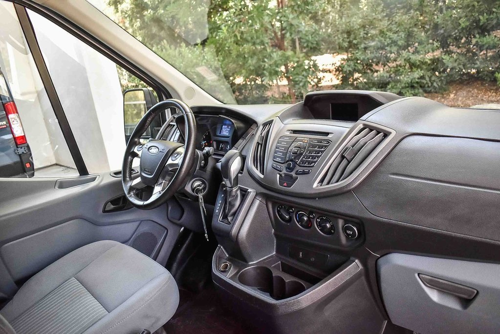 2017 Ford Transit photo 9