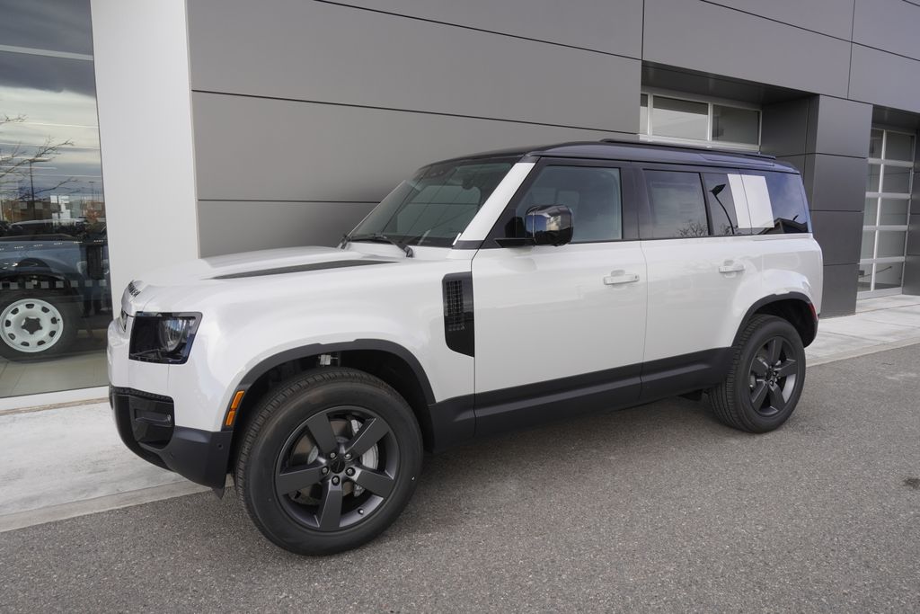 2026 Land Rover Defender 110 S photo 3