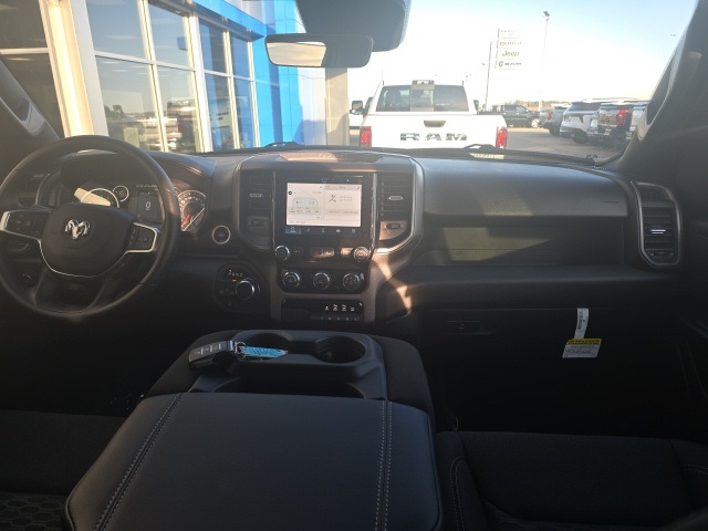 2025 Ram 1500 Tradesman photo 3