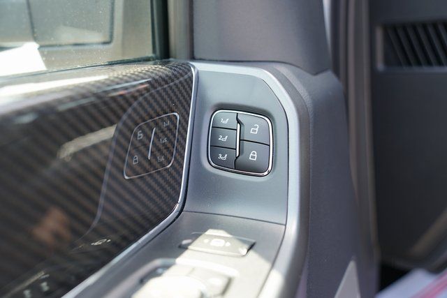 2025 FORD F-250 - Image 36