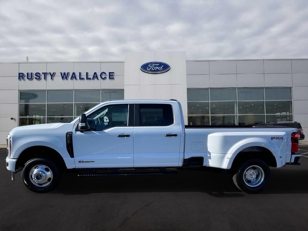 2026 Ford F-350 Super Duty XL's photo