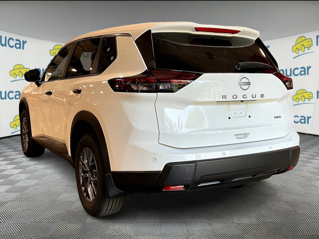 2026 Nissan Rogue S photo 3