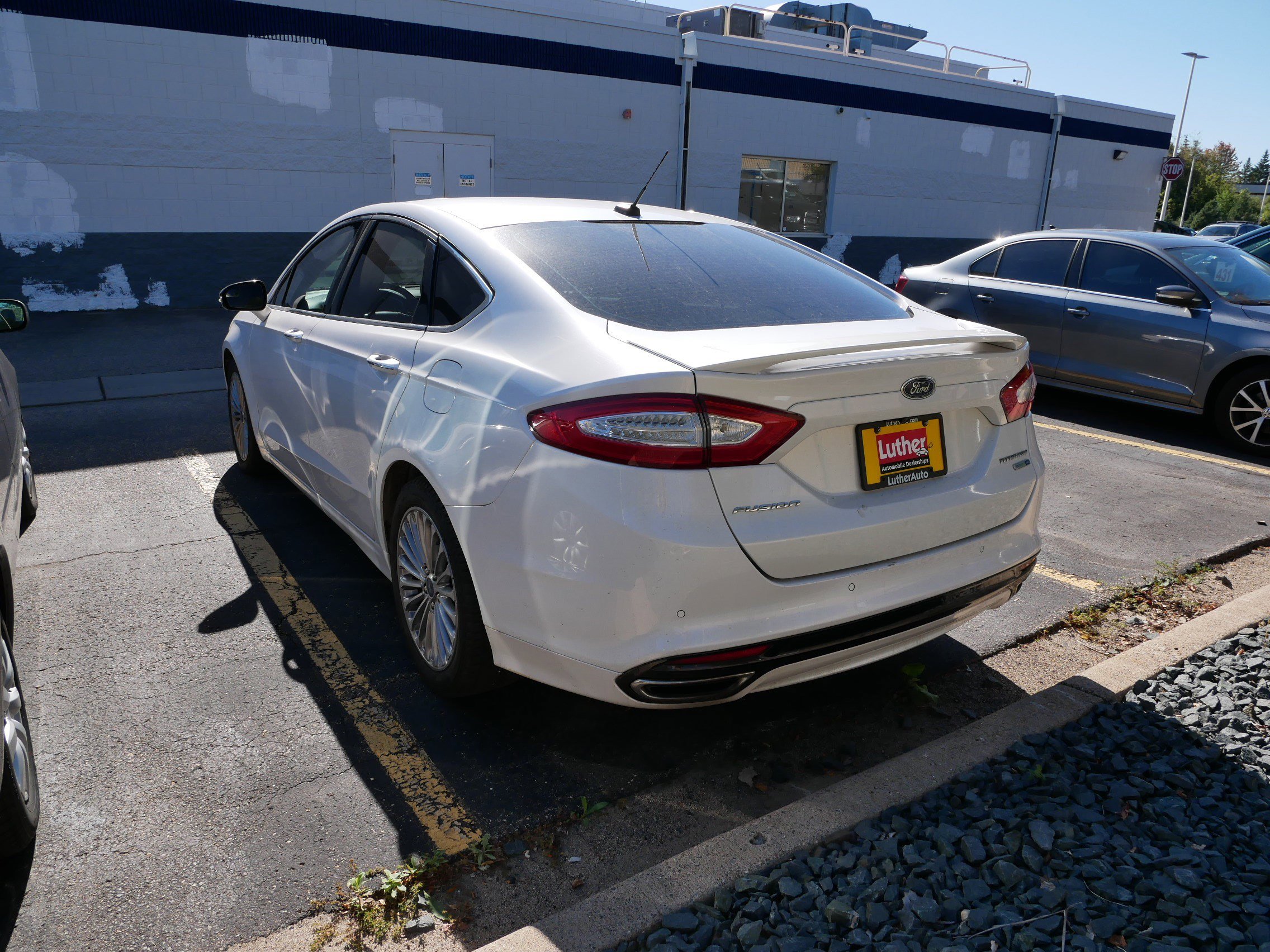 2016 Ford Fusion Titanium photo 2