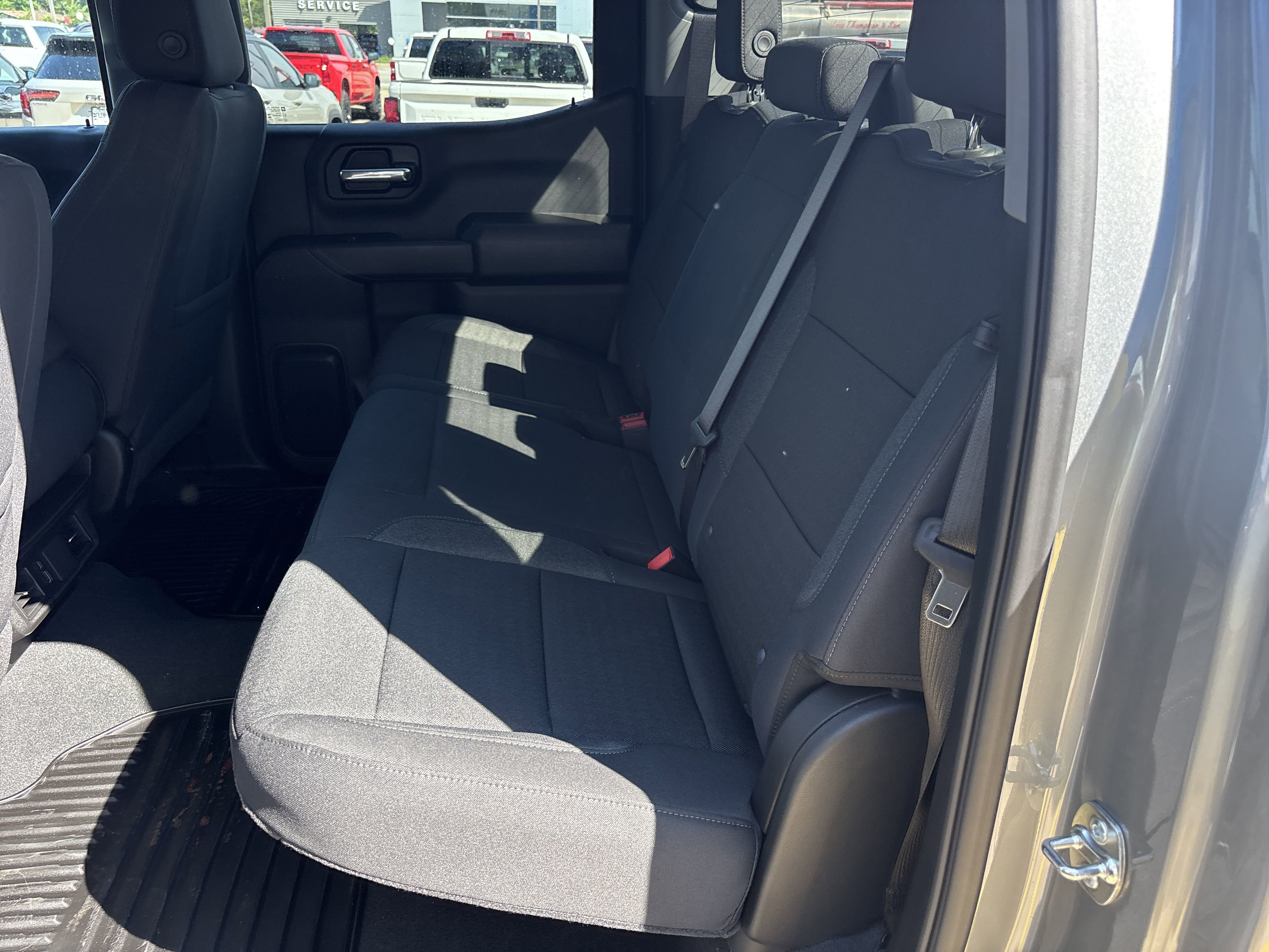 2025 Chevrolet Silverado 1500 Custom Trail Boss photo 2