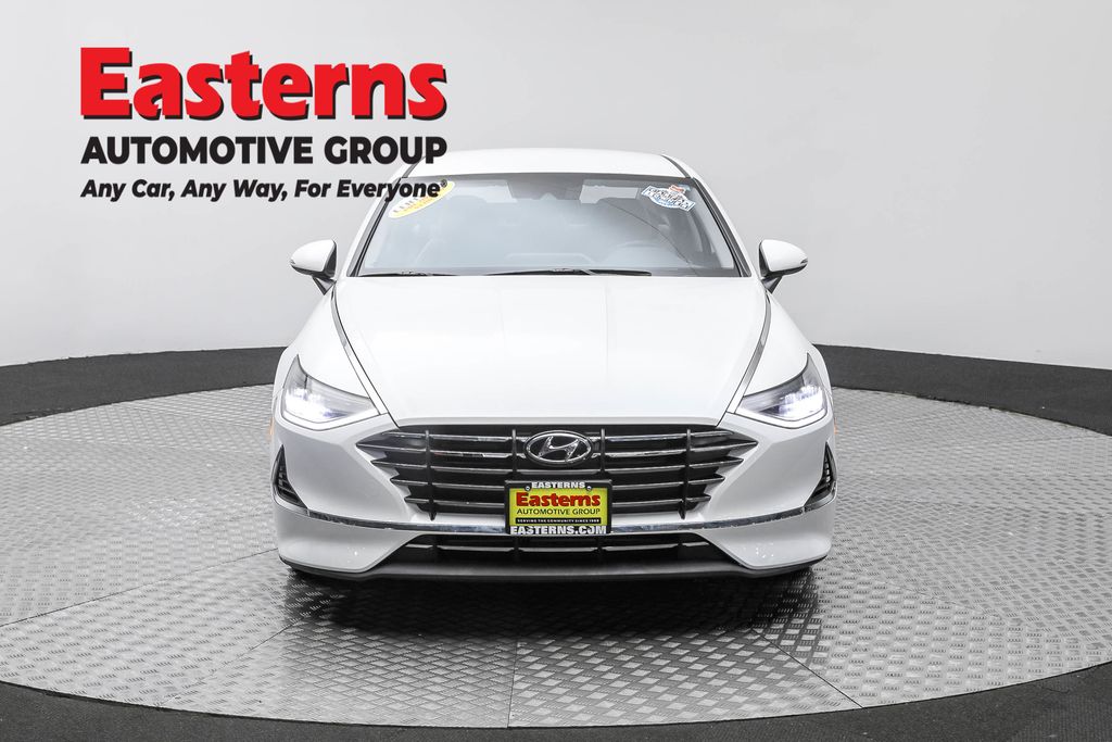2022 Hyundai Sonata SE photo 2